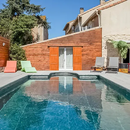 Moderne Avec Piscine A Villa