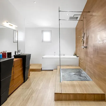 Moderne Avec Piscine A *