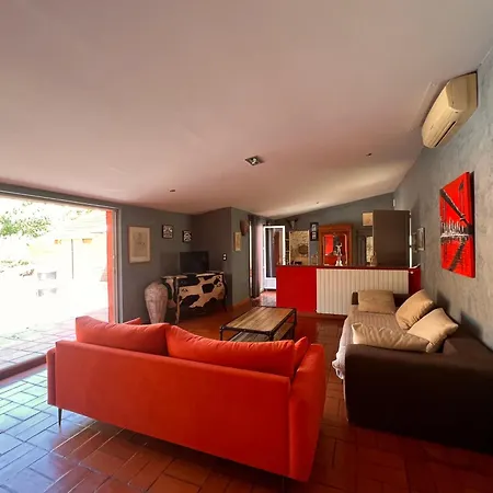 Moderne Avec Piscine A Villa *